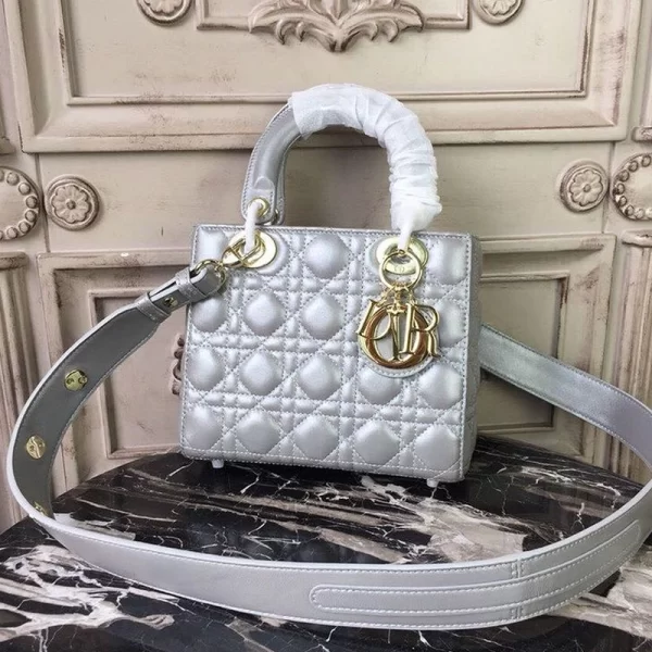 Lady Quilted Silver Sling Bag