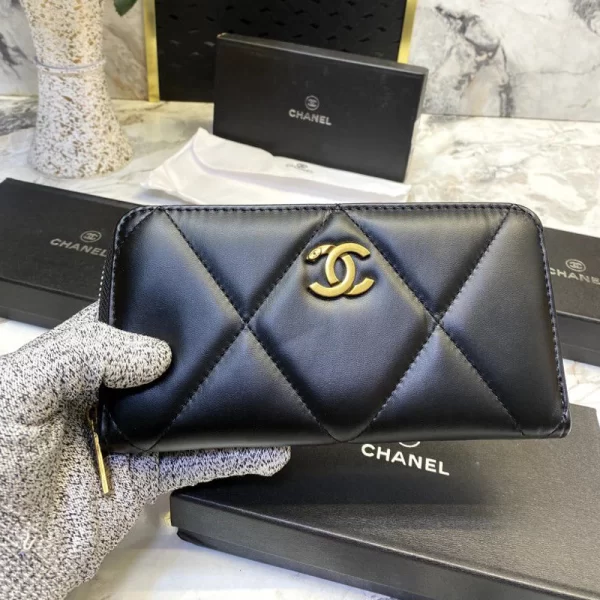 Diamond Quilted Long Black Wallet Dupe